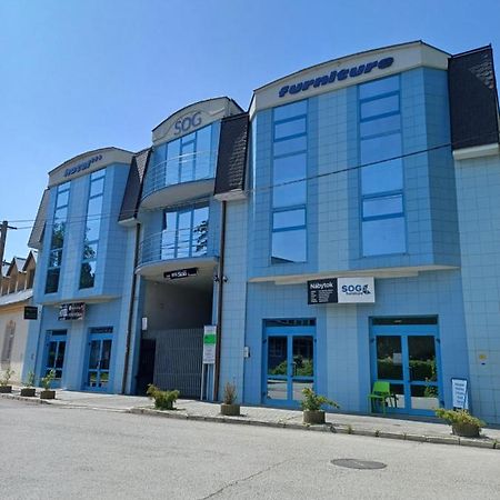 Garni Hotel S.O.G.* * * Trenčín المظهر الخارجي الصورة
